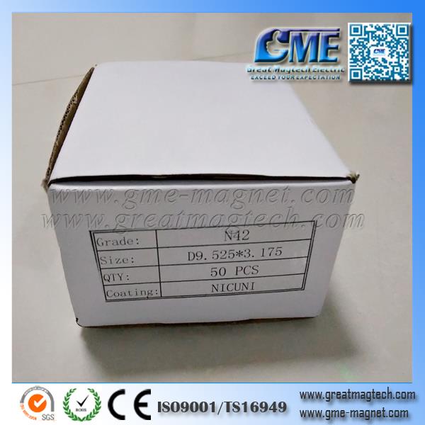 D9.525*3.175mm magnet for magnetic motorbike oil fuel tank bag SpecificationGrade: N35~N52Coating: Nickel, NiCuNi, Zinc and so on.Size: D9.525*3.175mm. (Other size we also can do for you.)Magnetized direction: Axial or diametricalOperating temperature: ≤80ºCWeight: 1.72g/pcsMaterial: Rare Earth NeodymiumN42-magnet5